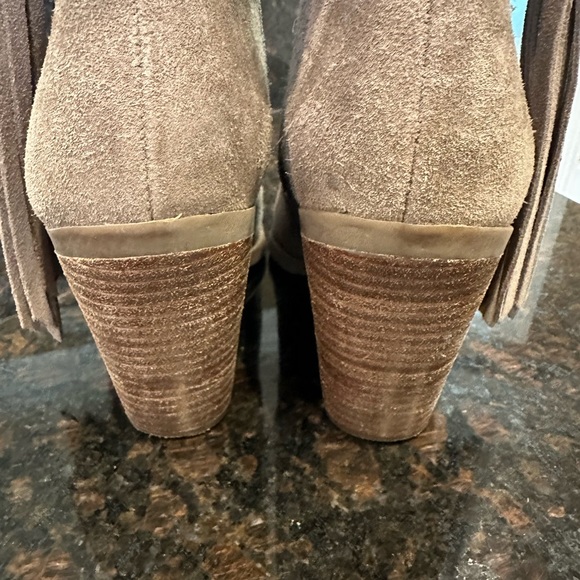 Jessica Simpson taupe suede fringe booties sz7 - Picture 6 of 6